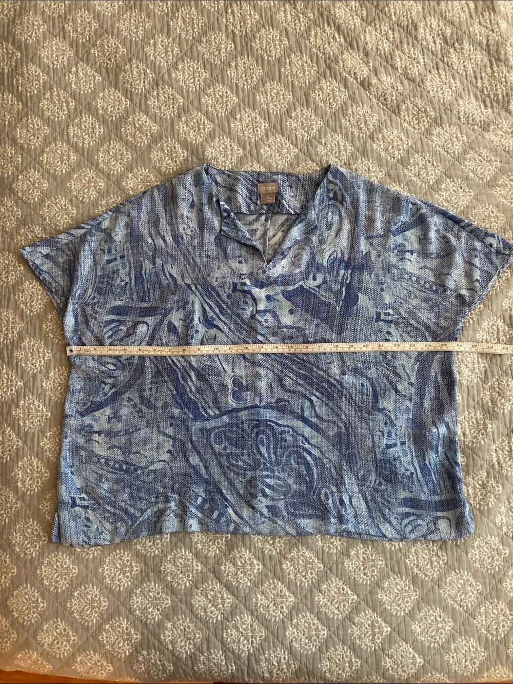 Chico’s blue oversized v-notch neck cap sleeve top Size 0 (Small)
